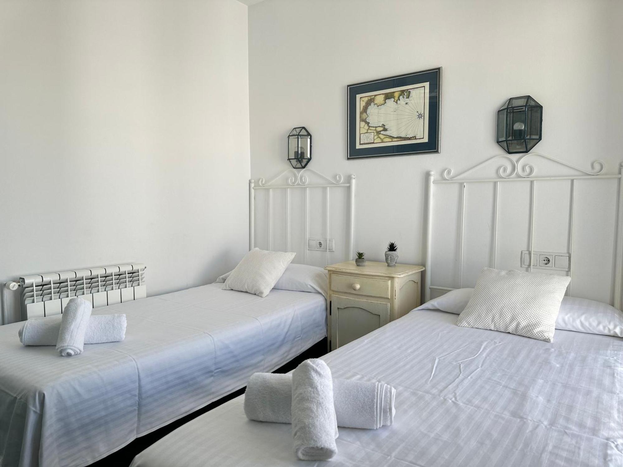 Agi Avenida Apartments Roses Bagian luar foto